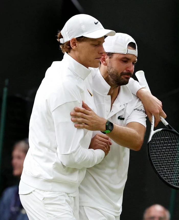 开云体育下载电脑版-迪米悲情退赛夜，组委会决策遭全网炮轰，辛纳被质疑炸伤冷血无情