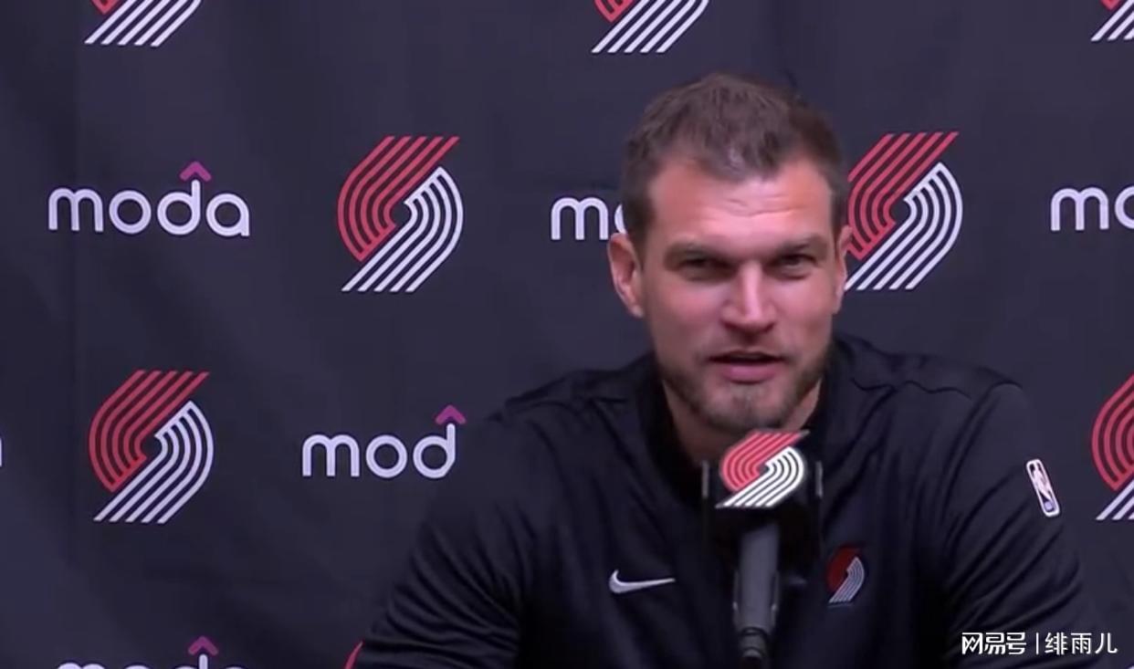 开云体育下载-结束3连败后！开拓者被逼换帅，杨瀚森上位，克林根差点被用废了
